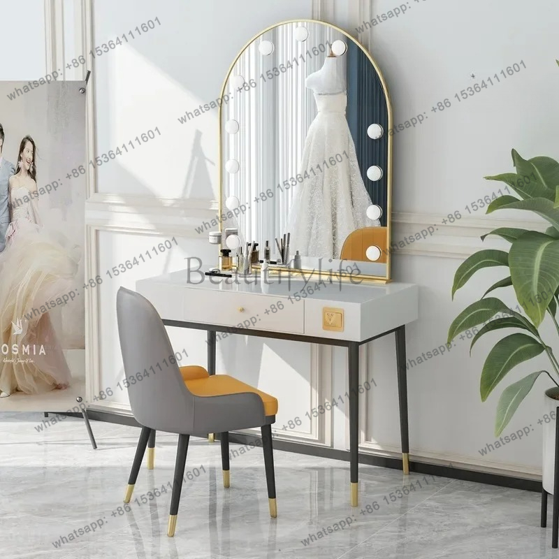 Beauty Makeup Studio - 심플 램프 거울 화장대, 웨딩 촬영